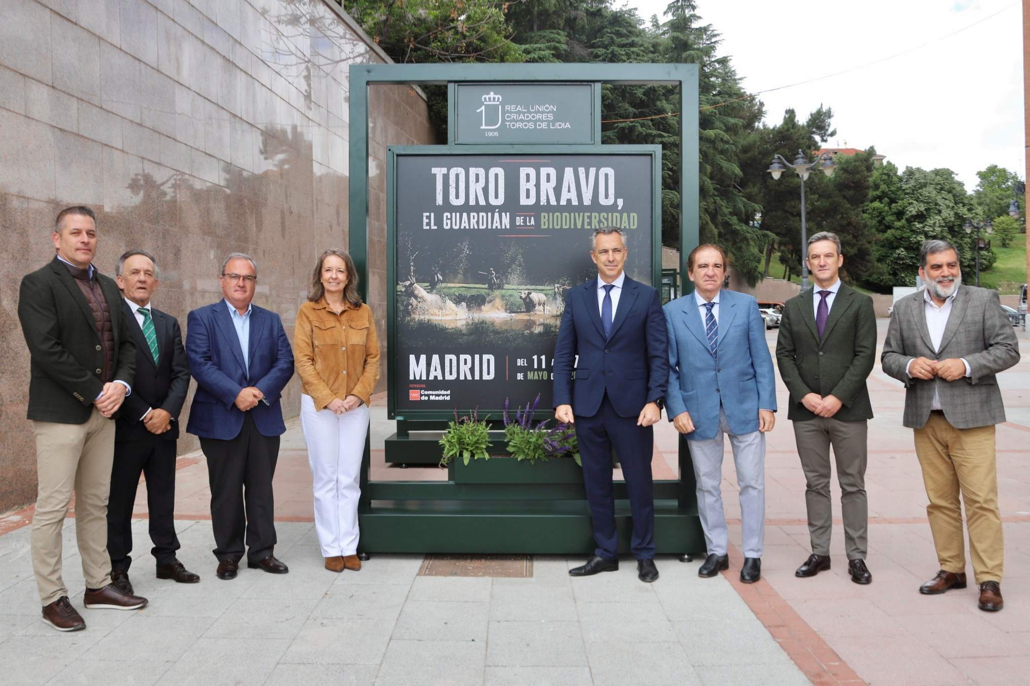 La Real Unión de Criadores de Toros de Lidia inaugura en Las Ventas la exposición «Toro Bravo, el guardián de la biodiversidad»