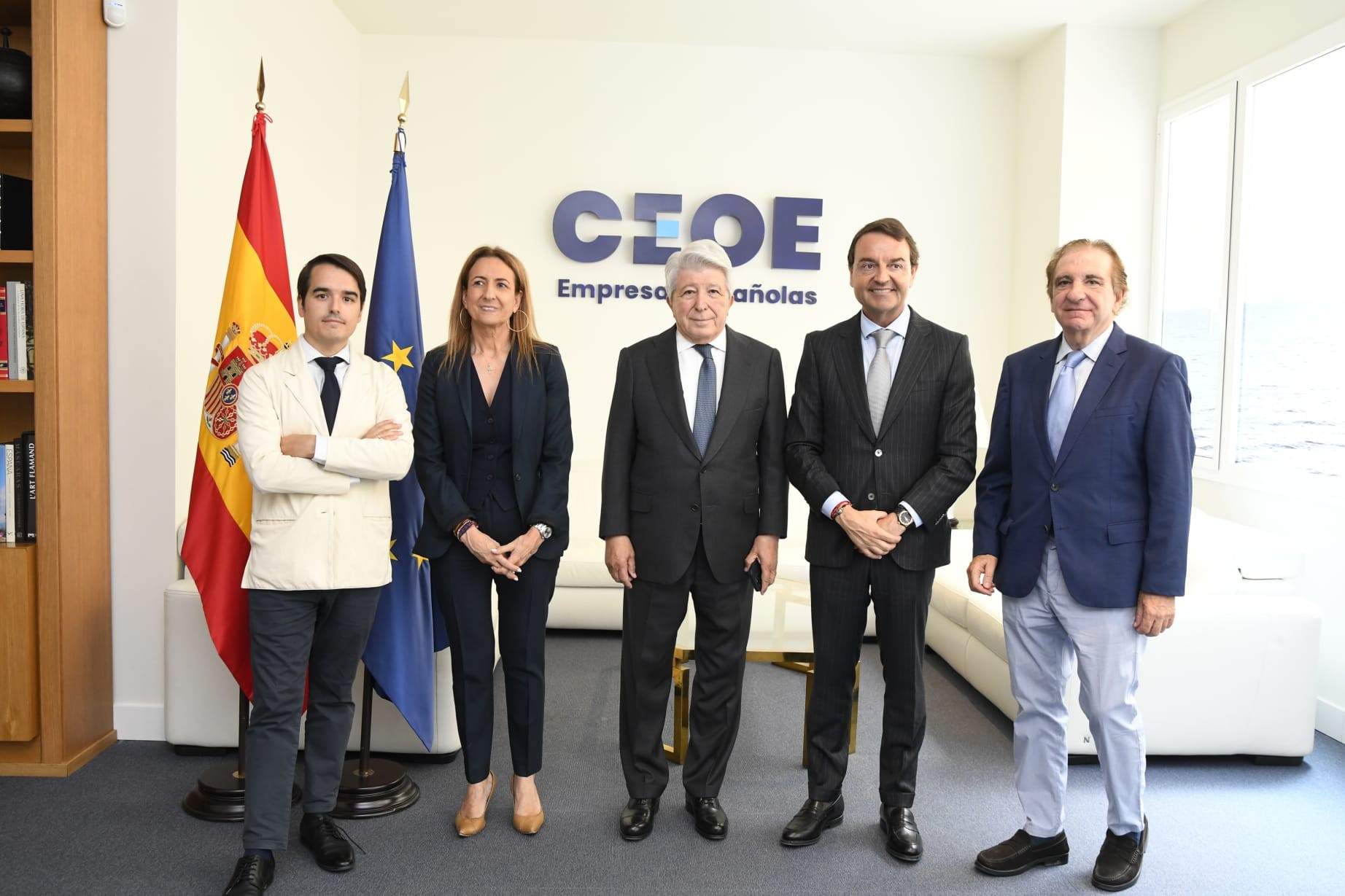 La RUCTL destaca en la CEOE el papel del toro bravo como motor de biodiversidad, sostenibilidad y desarrollo